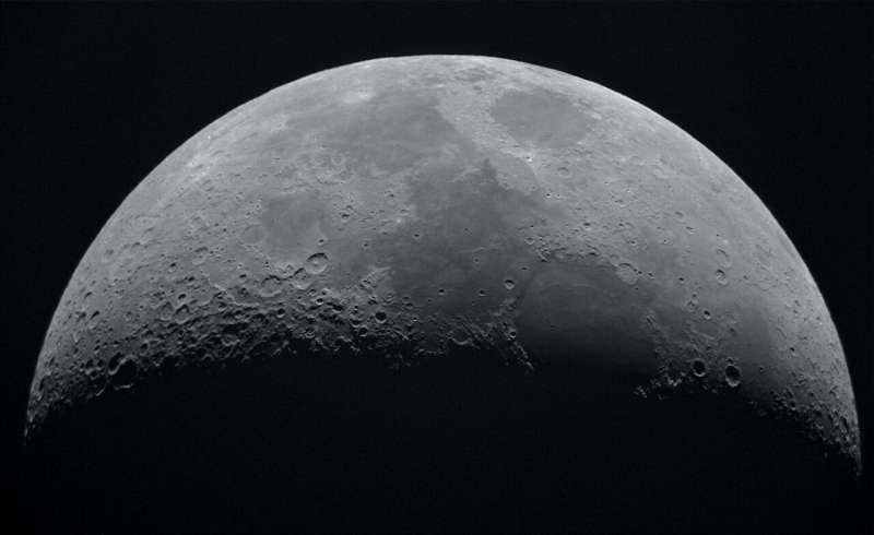 俄罗斯月球25号探测器在月球着陆前的机动中发现了紧急情况
